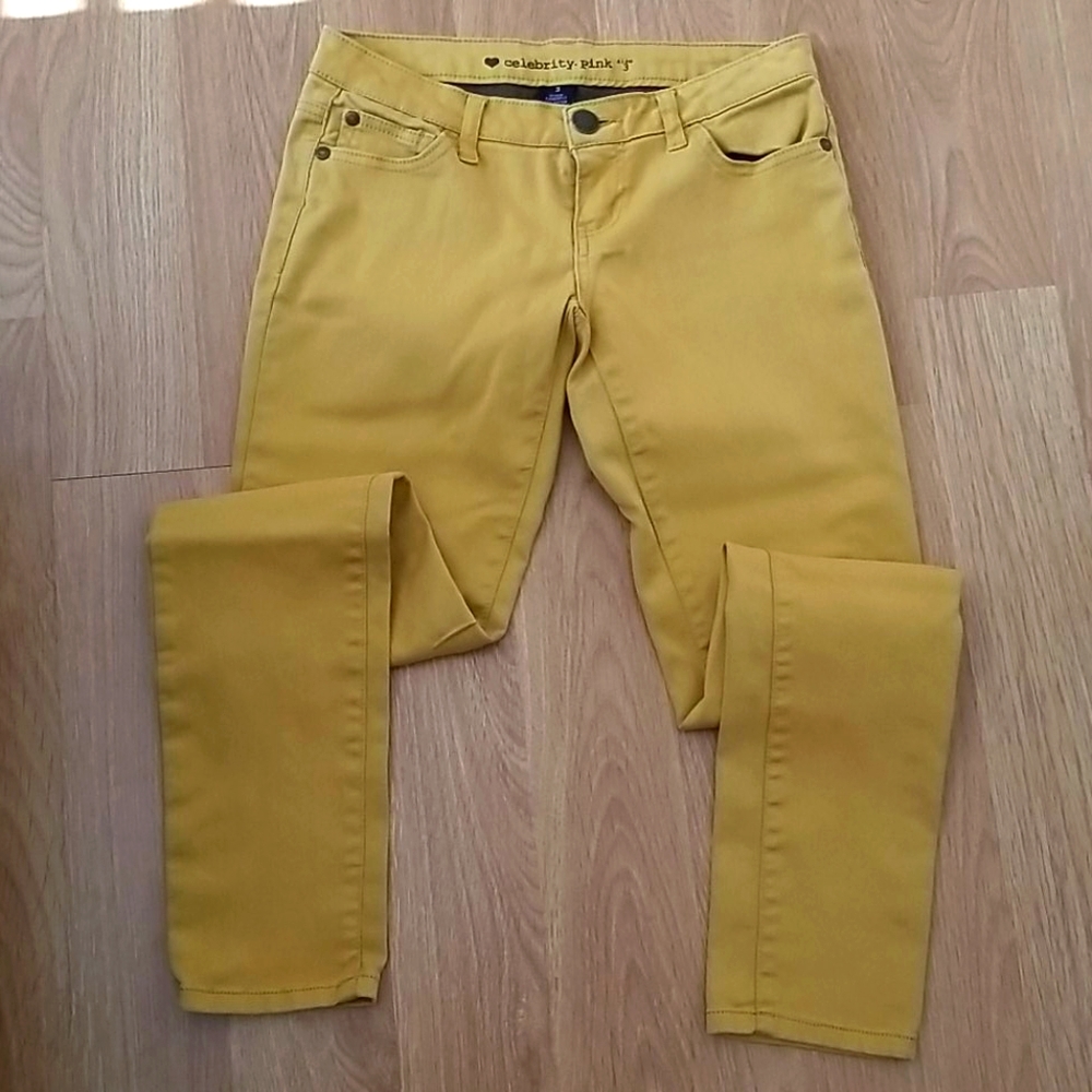 Mustardy yellow skinny jeans